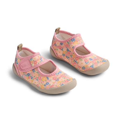 Beach Shoe Wavey