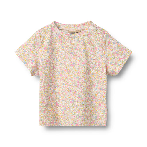 T-Shirt Manna — Blush Flower Meadow