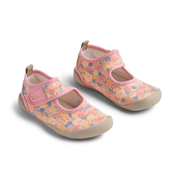 Beach Shoe Wavey